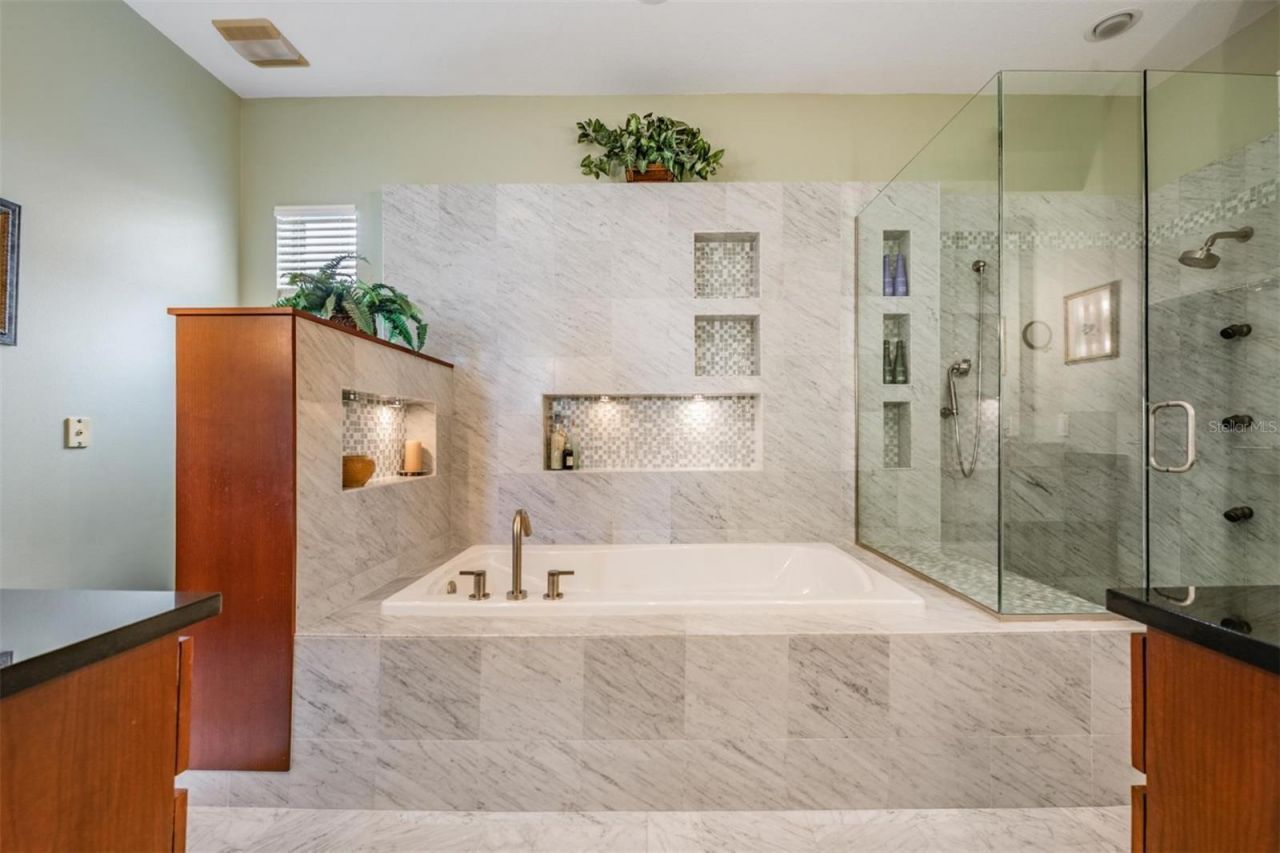 116 Carlyle Circle, Palm Harbor, FL 34683 Photo