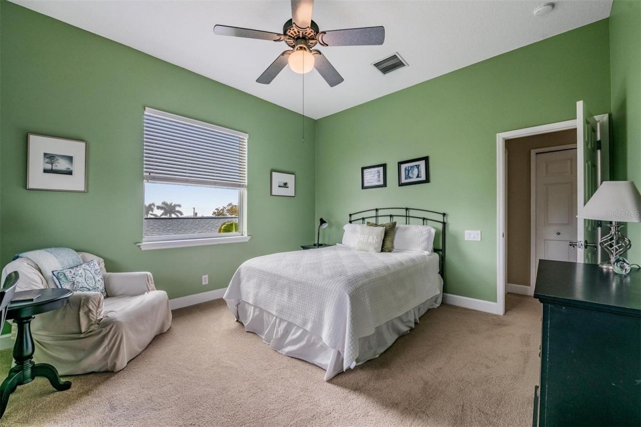 116 Carlyle Circle, Palm Harbor, FL 34683 Photo