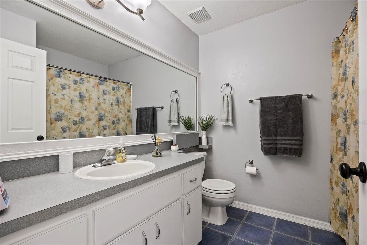 2440 NW 52nd Place, Gainesville, FL 32605 Photo