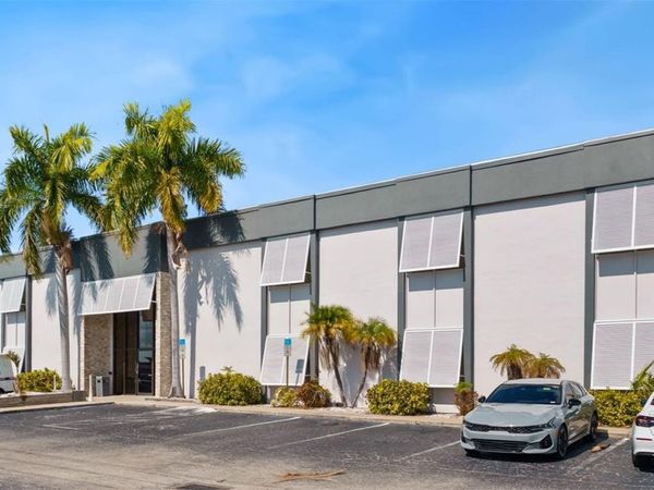 2700 E BAY DRIVE, LARGO, FL 33771