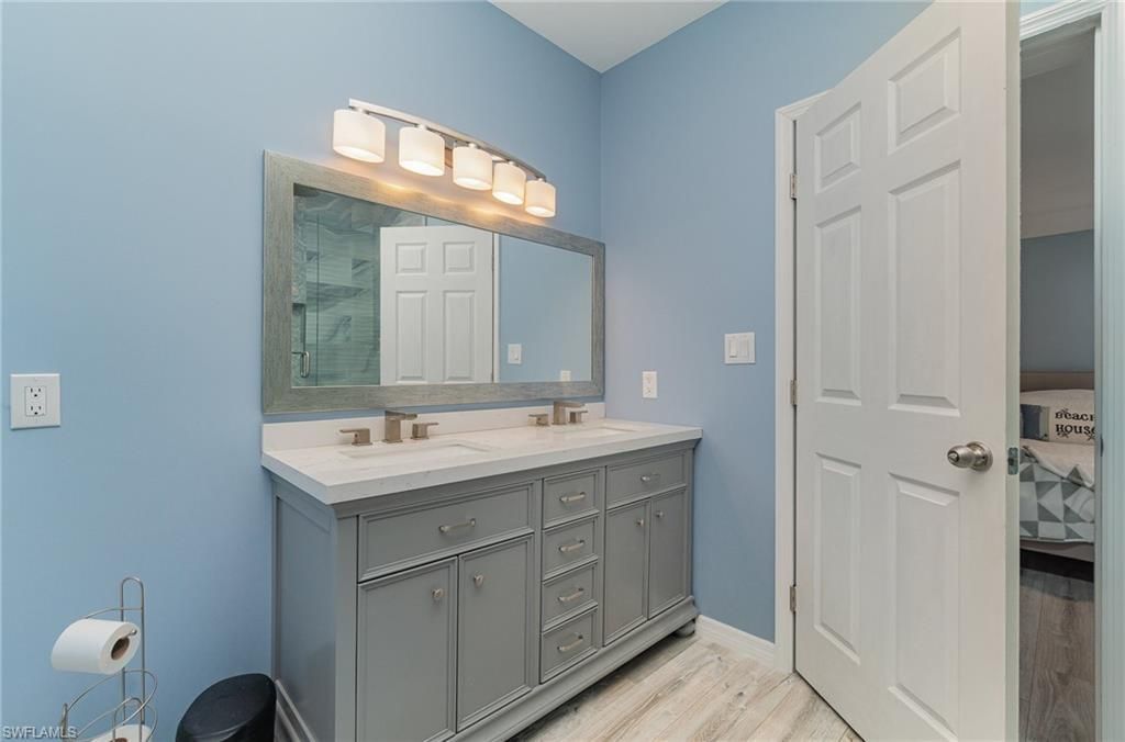17561 Canal Cove Ct, Fort Myers Beach, FL 33931 Photo