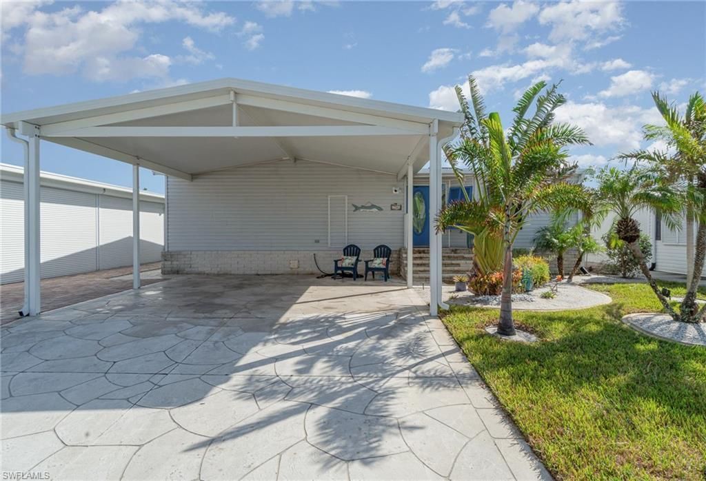 17561 Canal Cove Ct, Fort Myers Beach, FL 33931 Photo