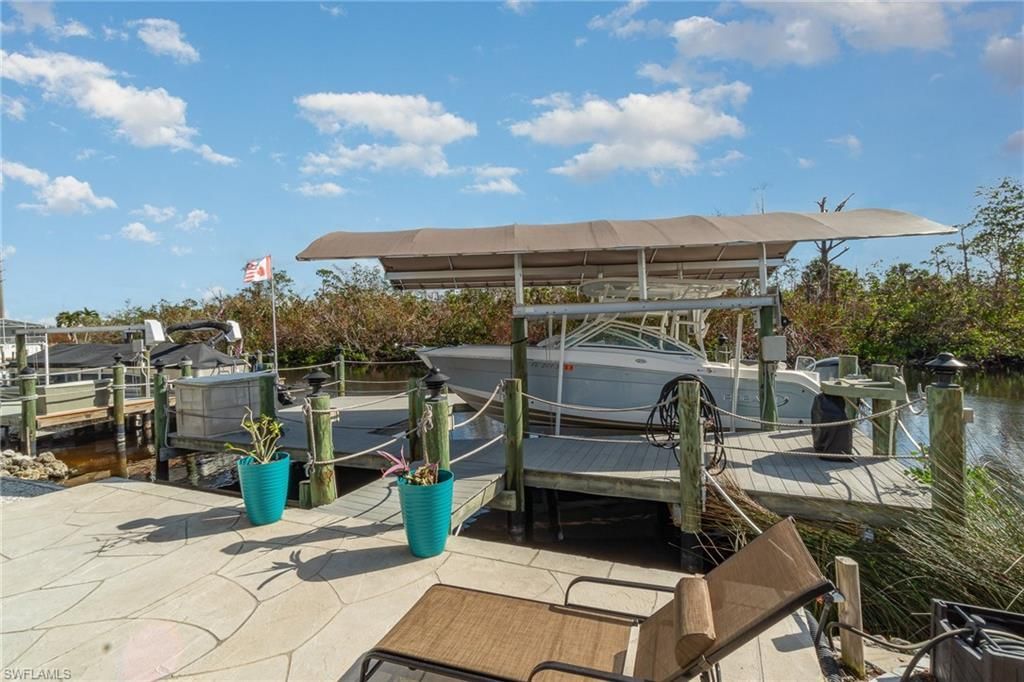 17561 Canal Cove Ct, Fort Myers Beach, FL 33931 Photo