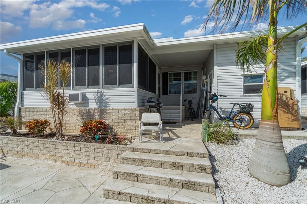 17561 Canal Cove Ct, Fort Myers Beach, FL 33931 Photo
