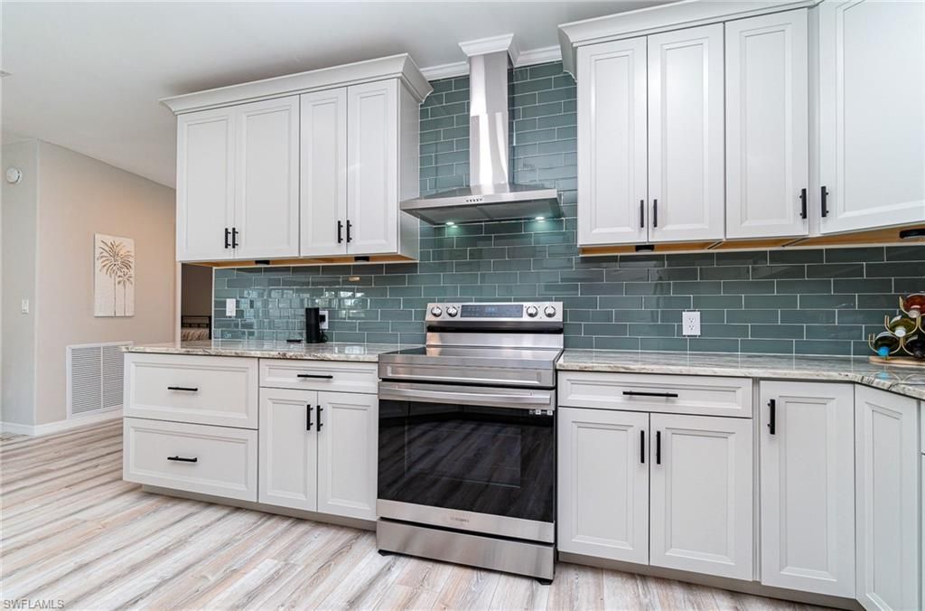 17561 Canal Cove Ct, Fort Myers Beach, FL 33931 Photo