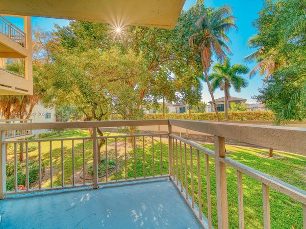 8290 Lake Dr , Unit 236, Doral, FL 33166