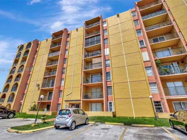 4801 NW 7th St, Unit 704-16, Miami, FL 33126