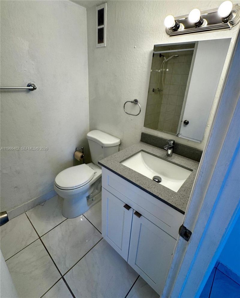 4801 NW 7th St, Unit 704-16, Miami, FL 33126 Photo