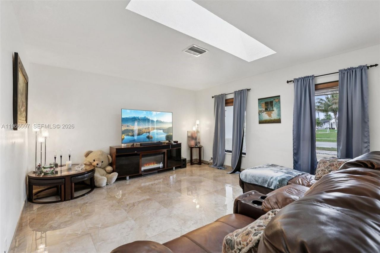 8333 SW 144th Ct, Miami, FL 33183 Photo