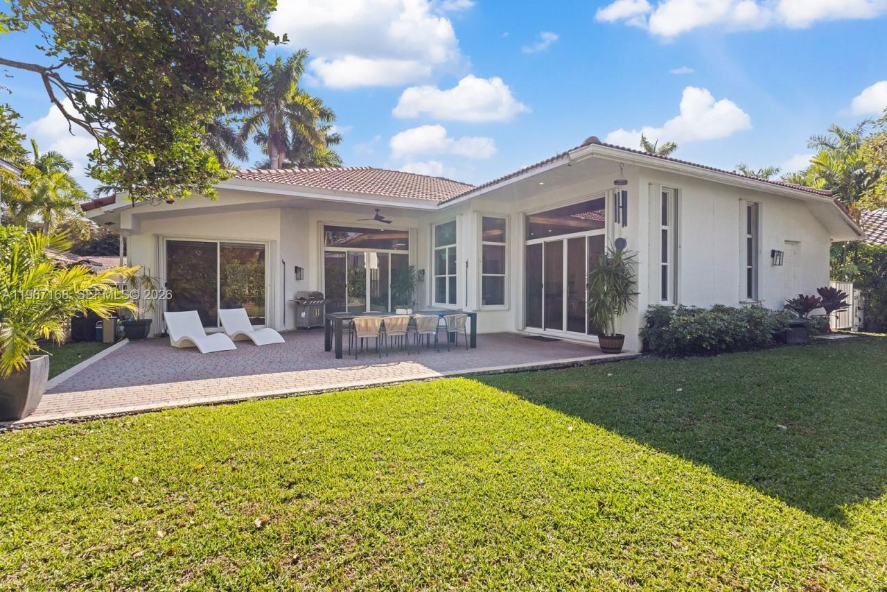 1774 Harbor Pointe Circle, Weston, FL 33327 Photo