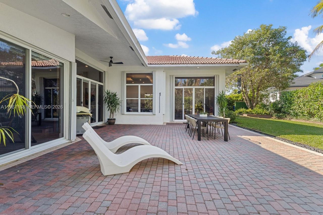 1774 Harbor Pointe Circle, Weston, FL 33327 Photo