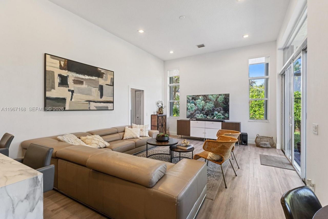 1774 Harbor Pointe Circle, Weston, FL 33327 Photo