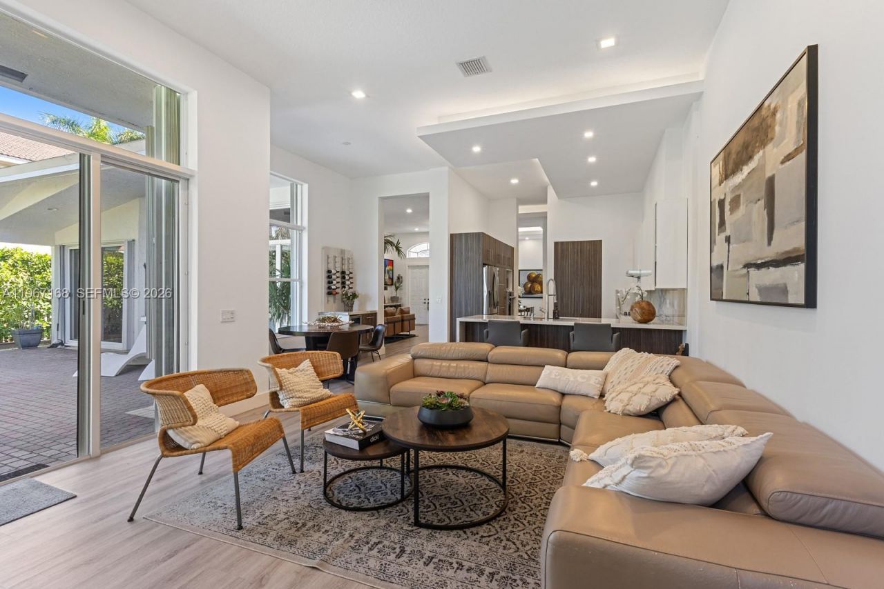 1774 Harbor Pointe Circle, Weston, FL 33327 Photo