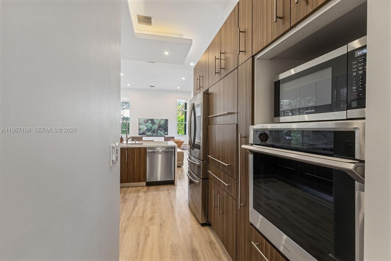 1774 Harbor Pointe Circle, Weston, FL 33327 Photo