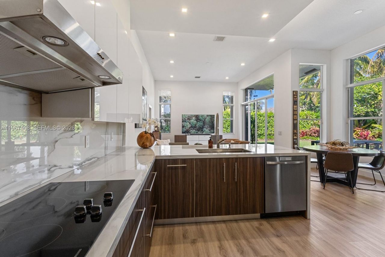 1774 Harbor Pointe Circle, Weston, FL 33327 Photo