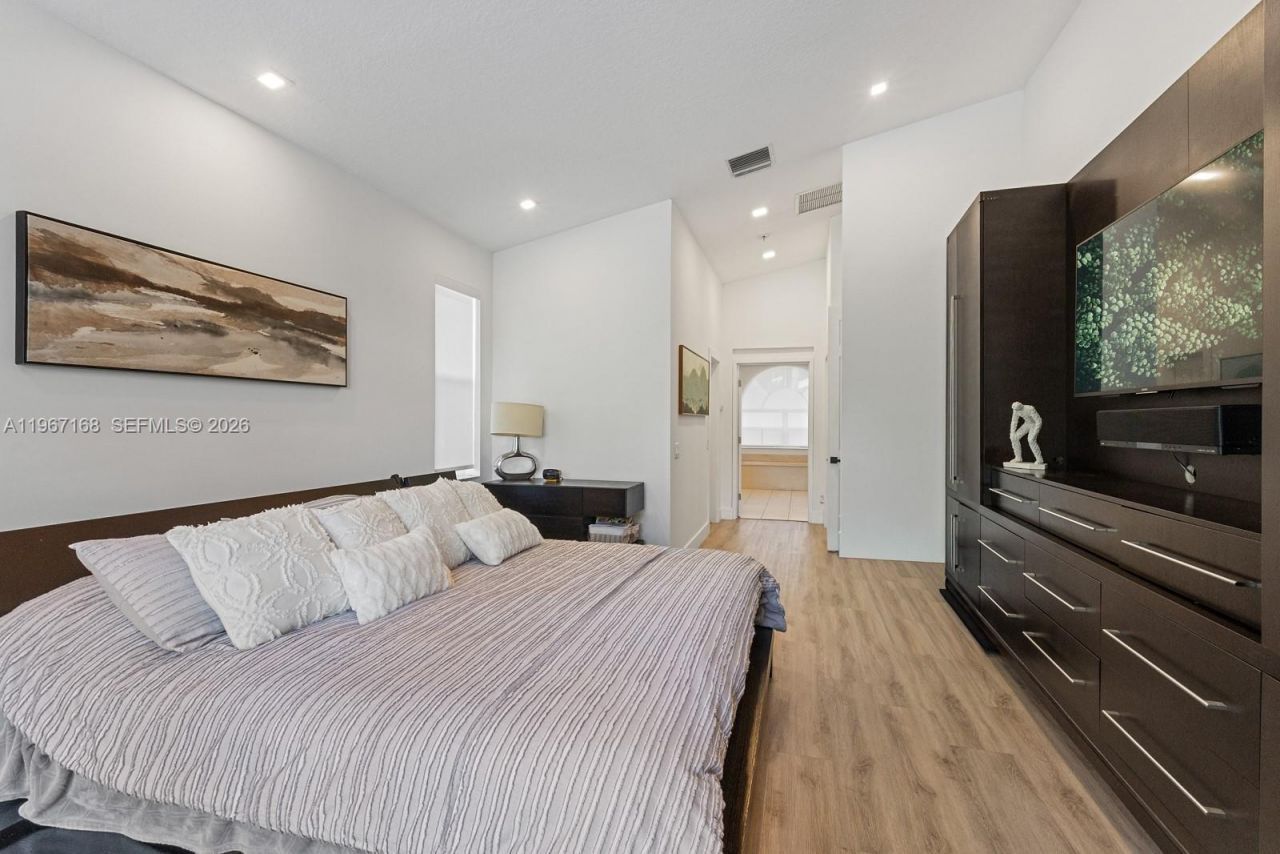 1774 Harbor Pointe Circle, Weston, FL 33327 Photo