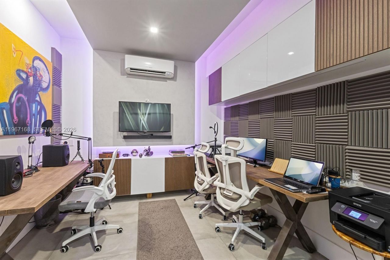 1774 Harbor Pointe Circle, Weston, FL 33327 Photo