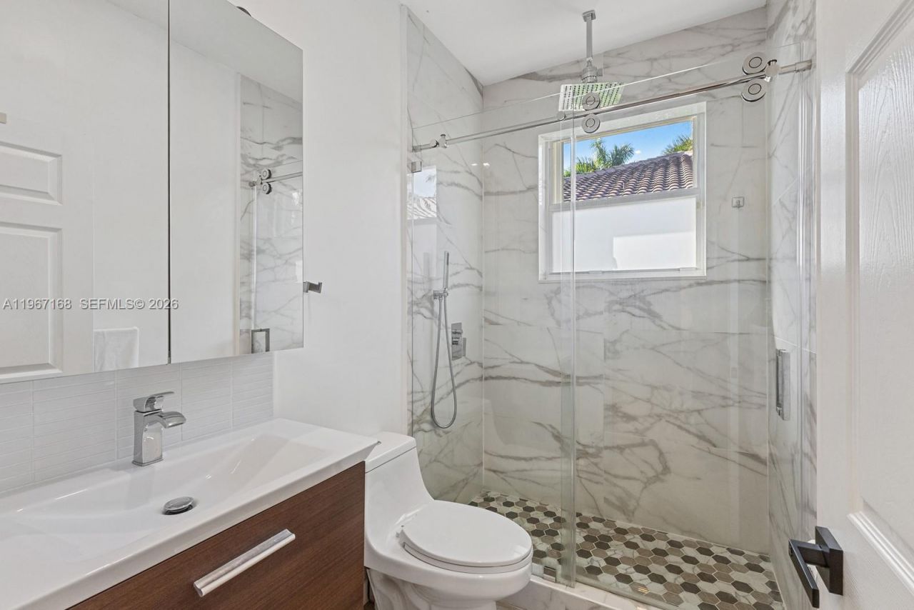 1774 Harbor Pointe Circle, Weston, FL 33327 Photo