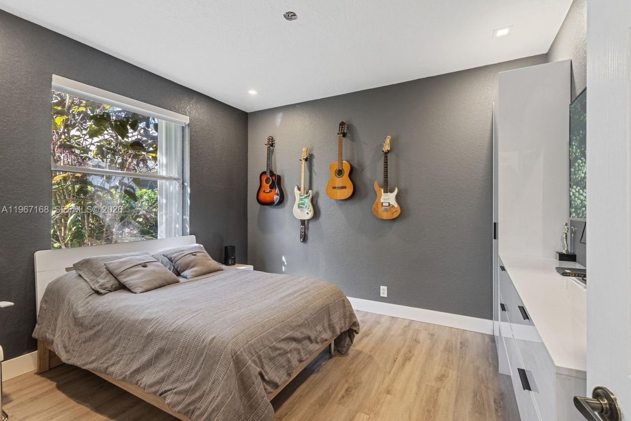 1774 Harbor Pointe Circle, Weston, FL 33327 Photo