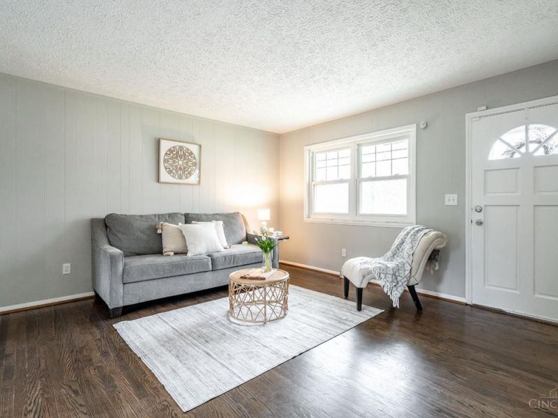 5581 Nightingale Court, Fairfax, OH 45227 Photo 3