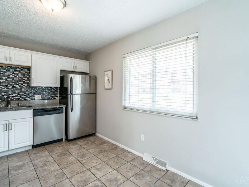 5581 Nightingale Court, Fairfax, OH 45227 Photo 6