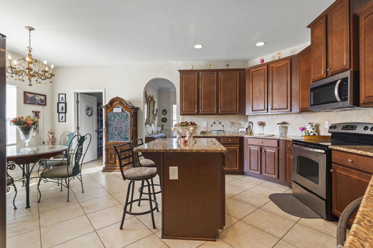 708 Walking Fern Ct. Photo 10