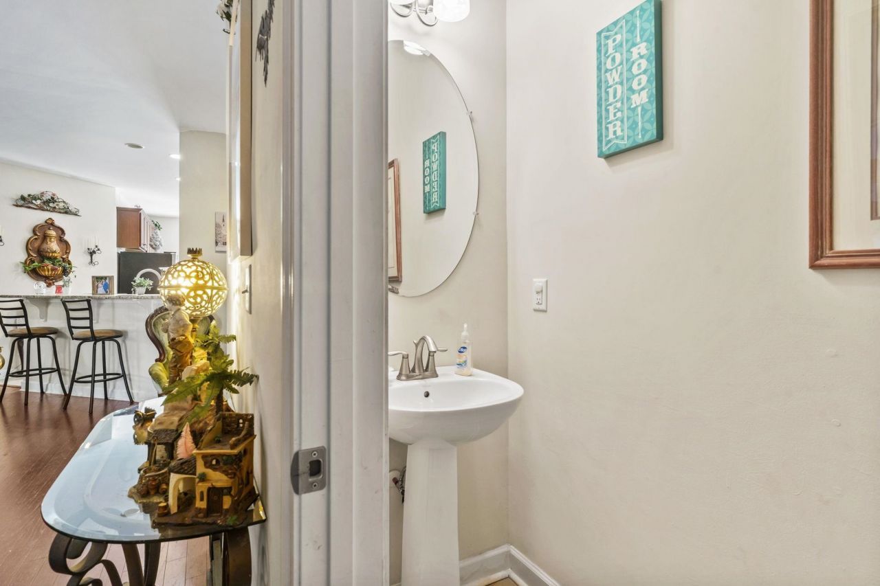 708 Walking Fern Ct. Photo 11