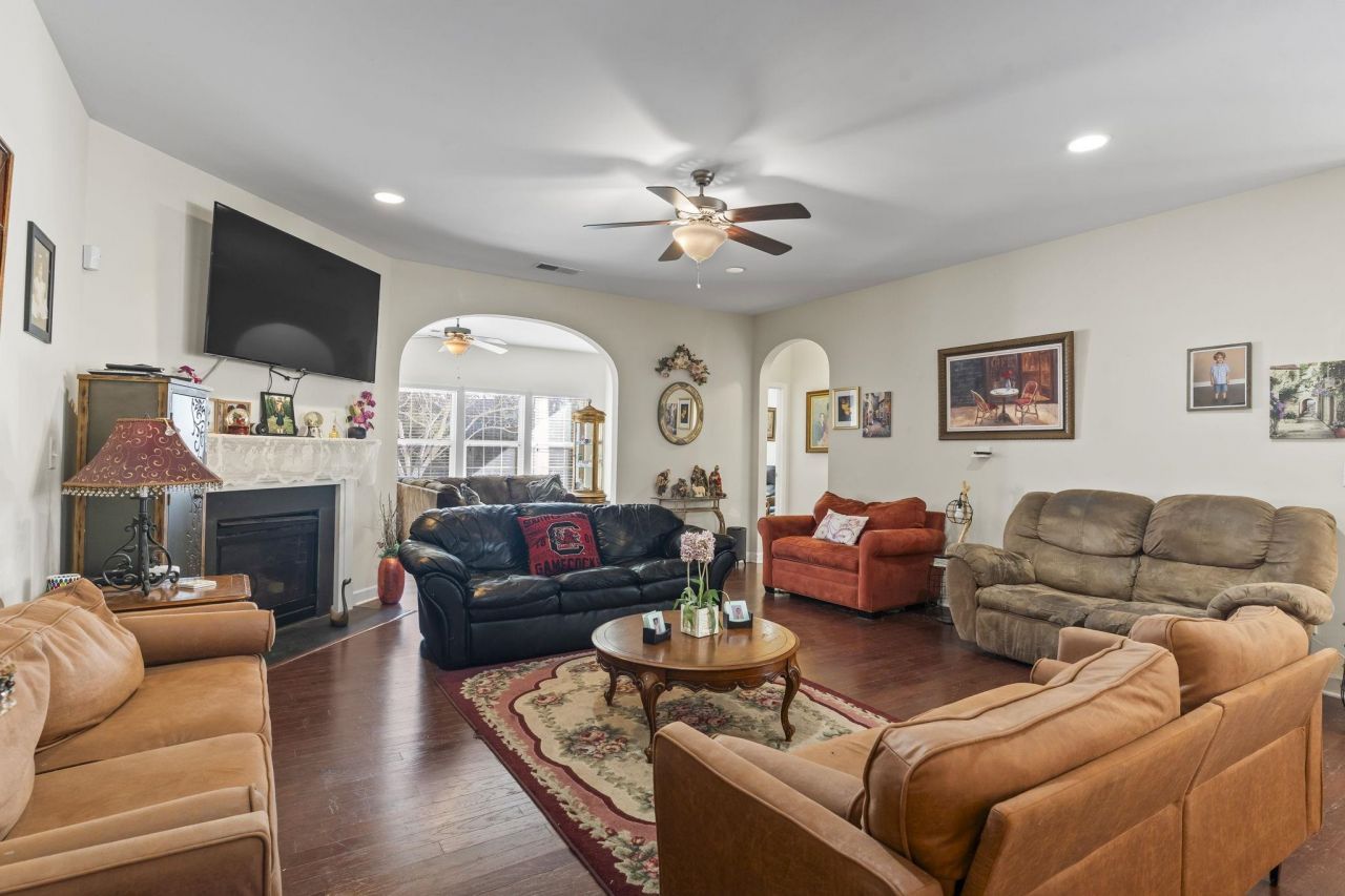 708 Walking Fern Ct. Photo 12