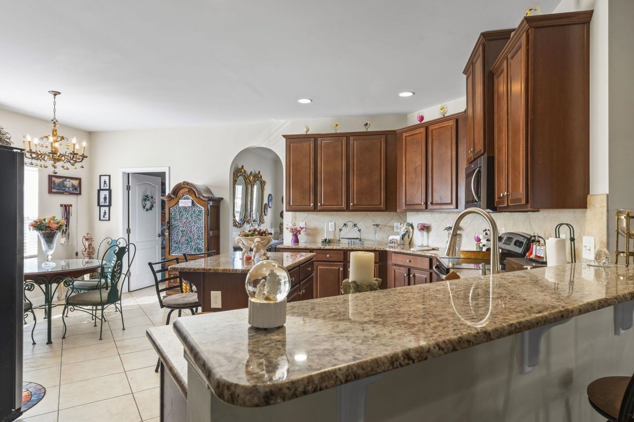 708 Walking Fern Ct. Photo 14