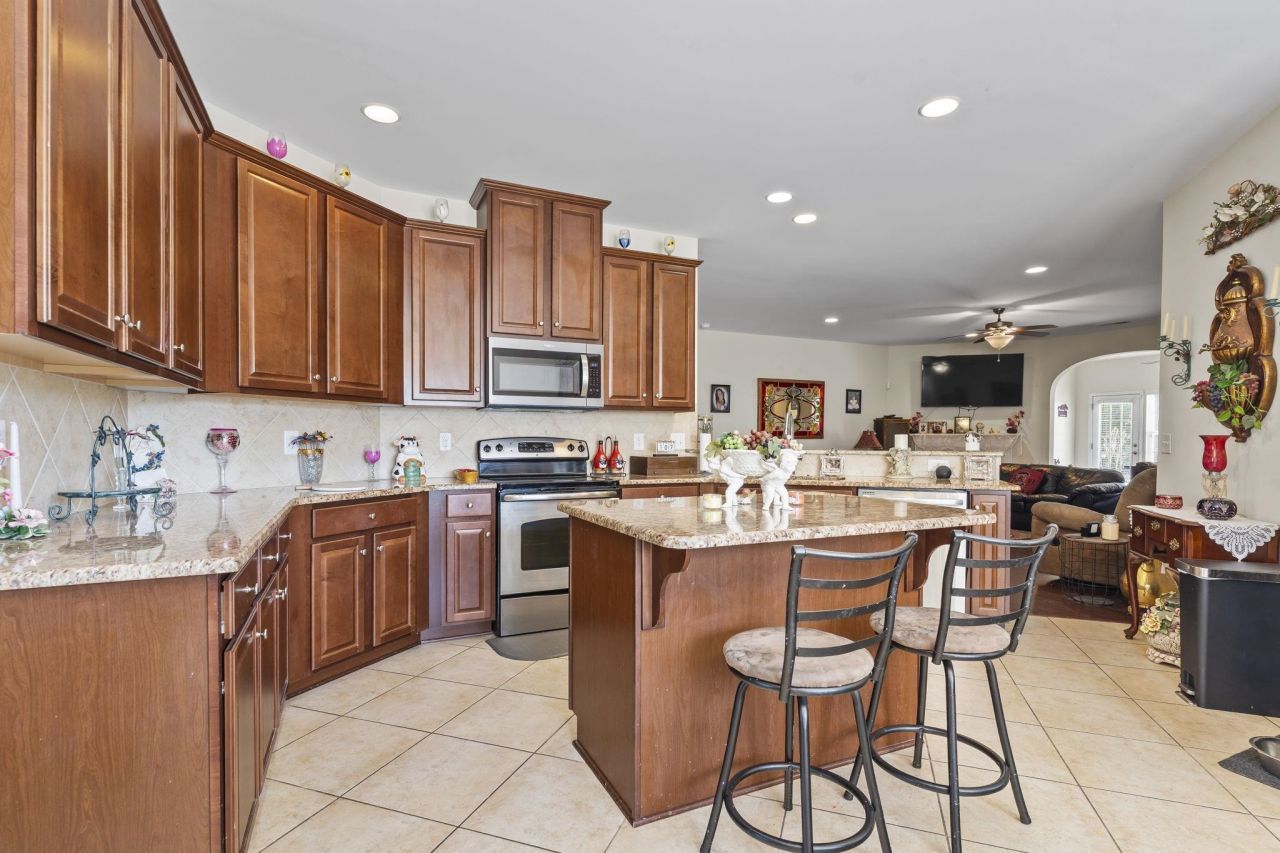 708 Walking Fern Ct. Photo 15