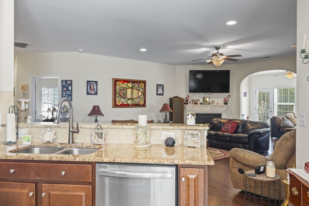 708 Walking Fern Ct. Photo 16