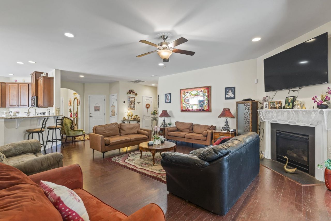 708 Walking Fern Ct. Photo 20