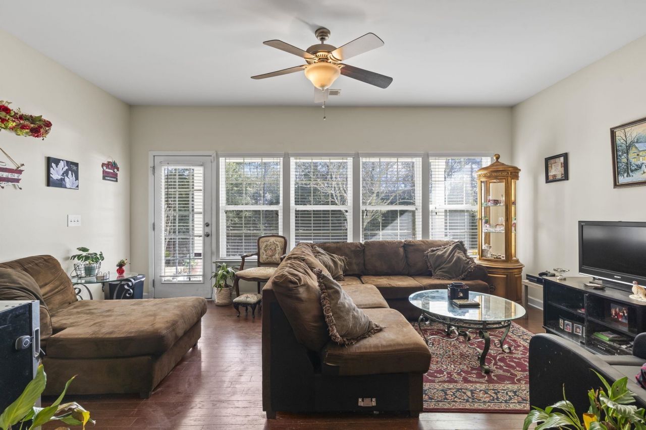 708 Walking Fern Ct. Photo 27