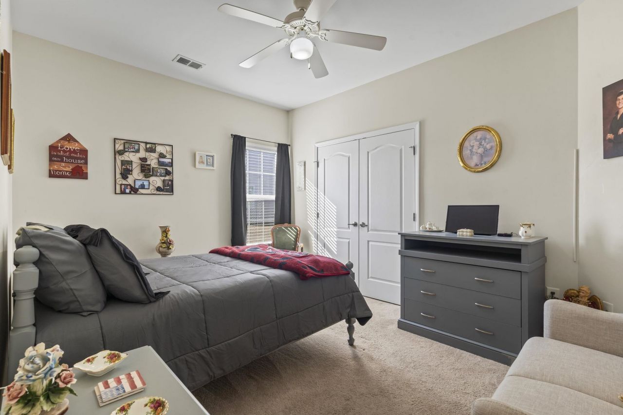 708 Walking Fern Ct. Photo 28