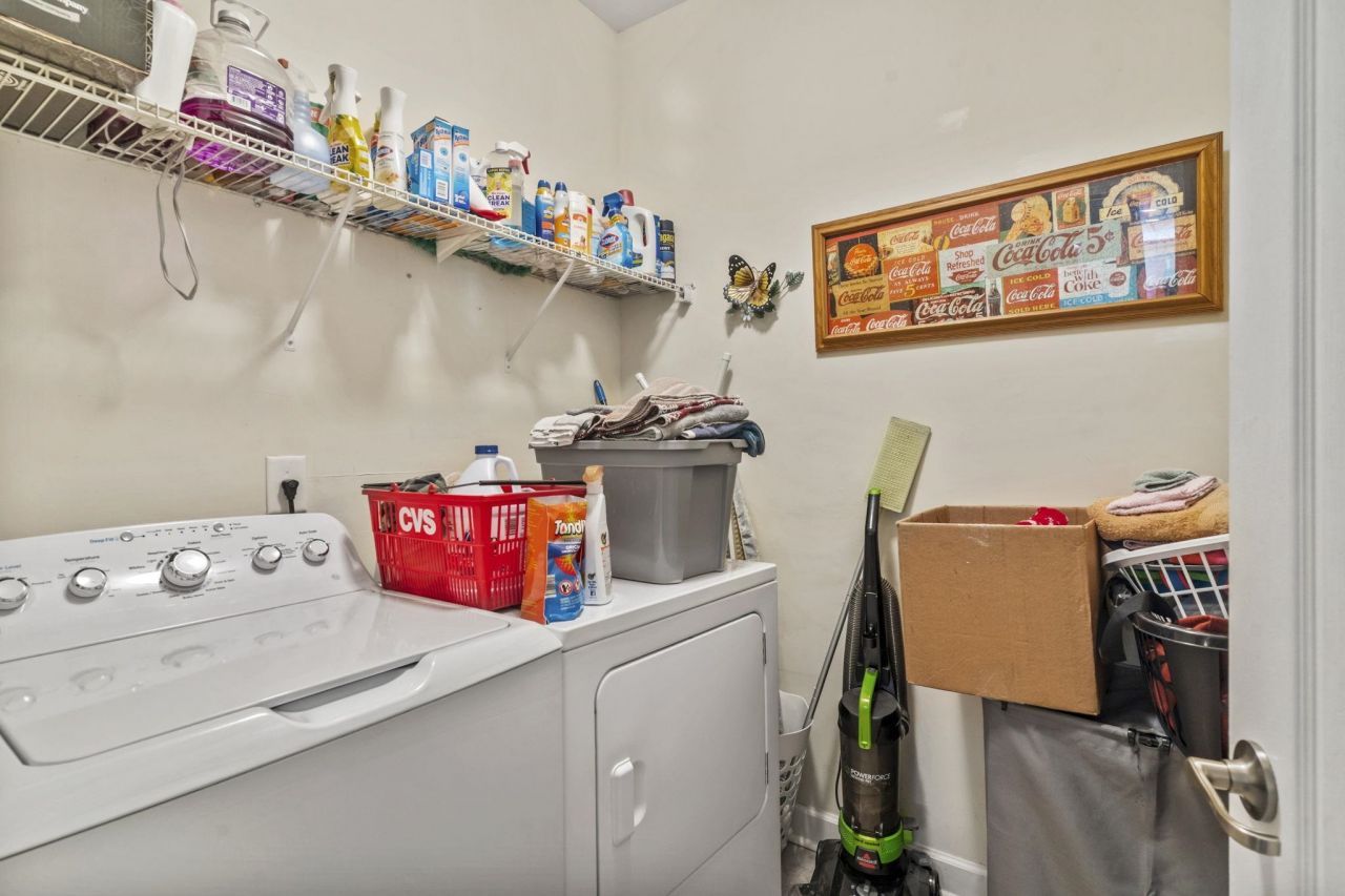 708 Walking Fern Ct. Photo 29