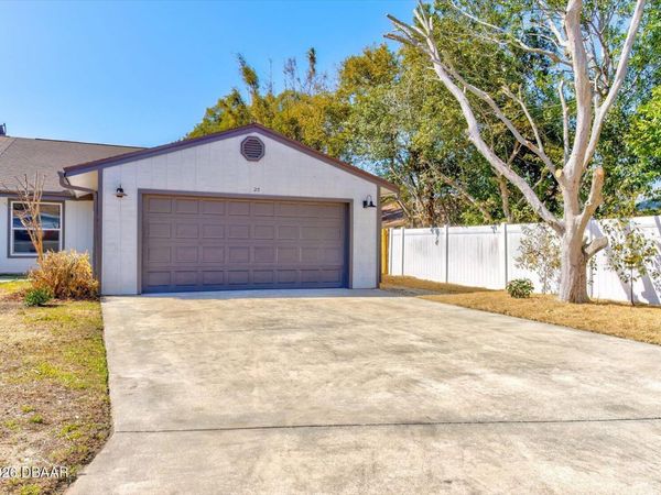 20 Woodlands Circle, Ormond Beach, FL 32174