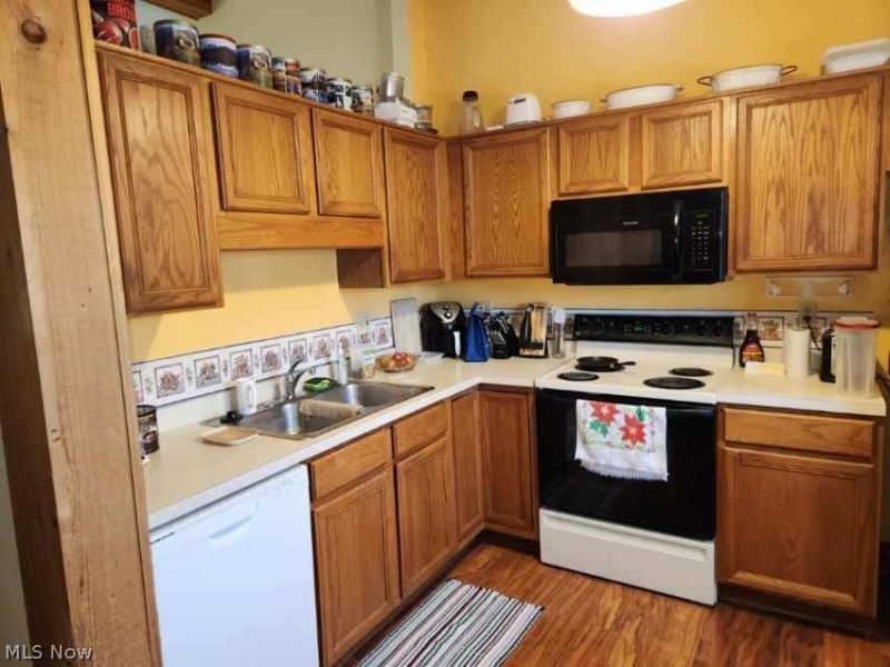 810 Amherst Lane, Unit 810, Brunswick, OH 44212 Photo 2