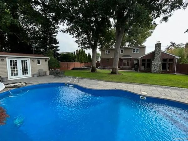 396 Chestnut Avenue , East Meadow, NY 11554