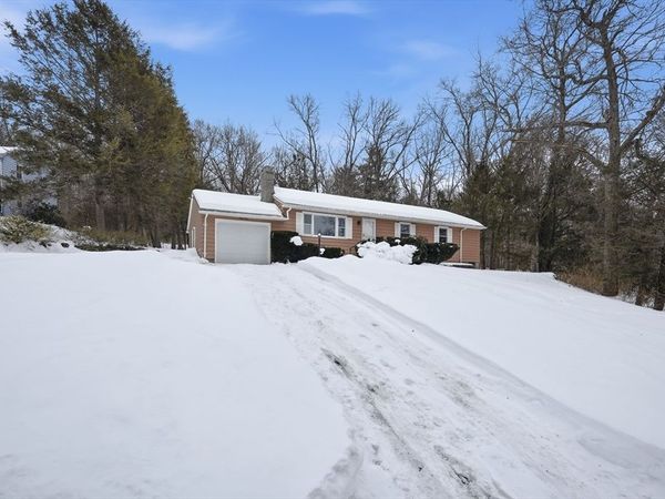 69 E Palmer Park Dr, Palmer, MA 01069