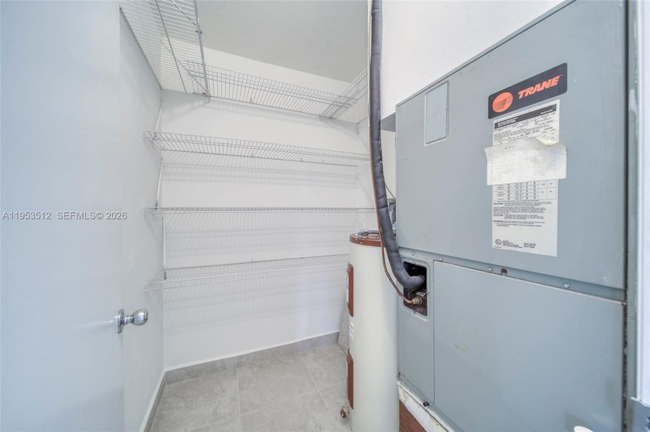 9557 SW 40th Ter, Unit 9557, Miami, FL 33165 Photo