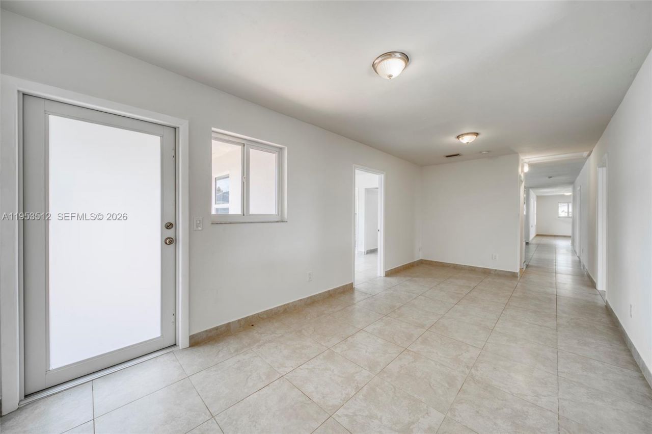 9557 SW 40th Ter, Unit 9557, Miami, FL 33165 Photo