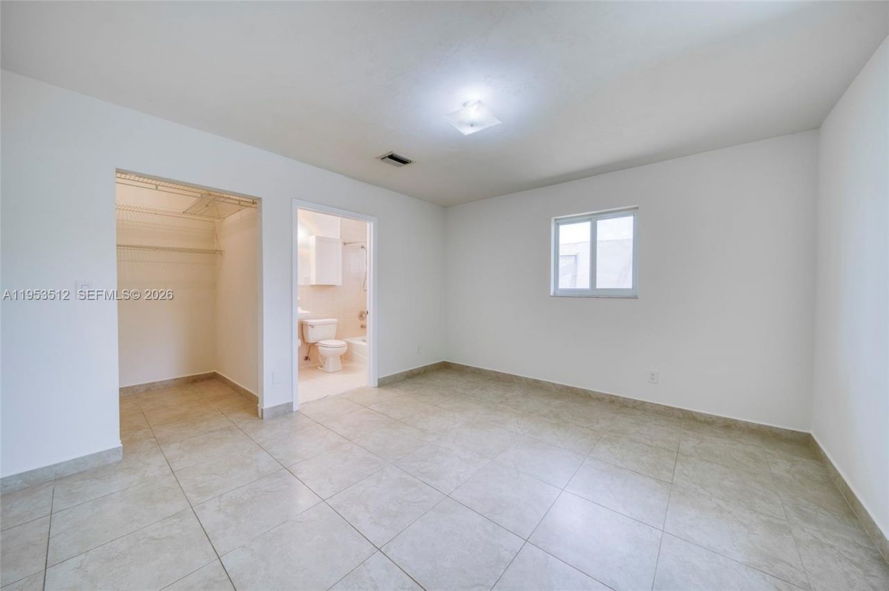 9557 SW 40th Ter, Unit 9557, Miami, FL 33165 Photo