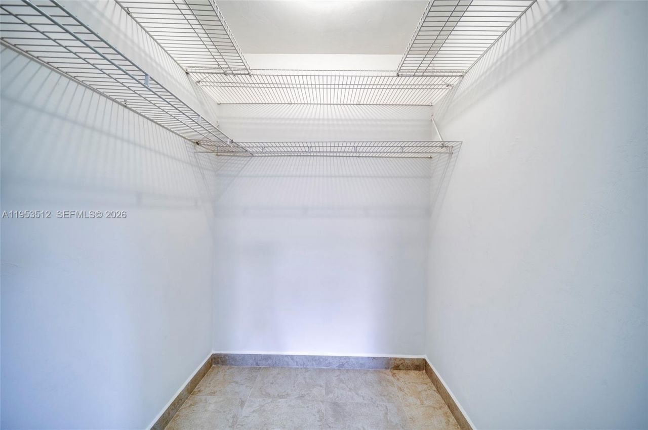 9557 SW 40th Ter, Unit 9557, Miami, FL 33165 Photo