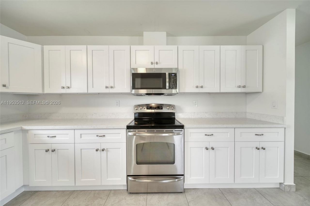 9557 SW 40th Ter, Unit 9557, Miami, FL 33165 Photo