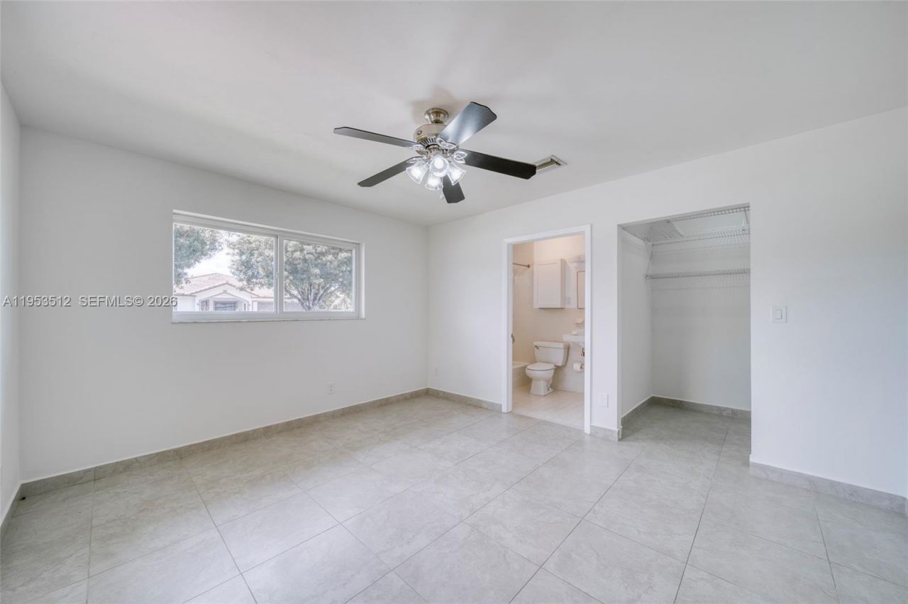 9557 SW 40th Ter, Unit 9557, Miami, FL 33165 Photo