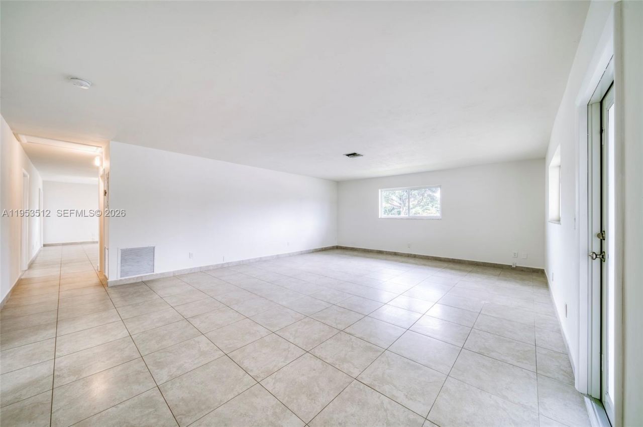 9557 SW 40th Ter, Unit 9557, Miami, FL 33165 Photo