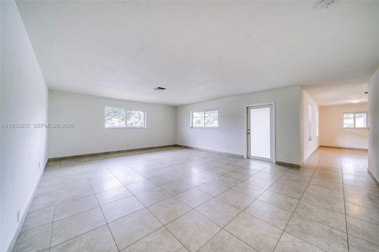 9557 SW 40th Ter, Unit 9557, Miami, FL 33165 Photo