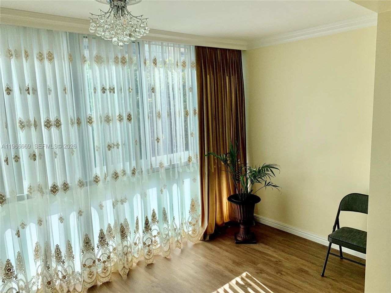 619 NE 14th Ave , Unit 301, Hallandale Beach, FL 33009 Photo