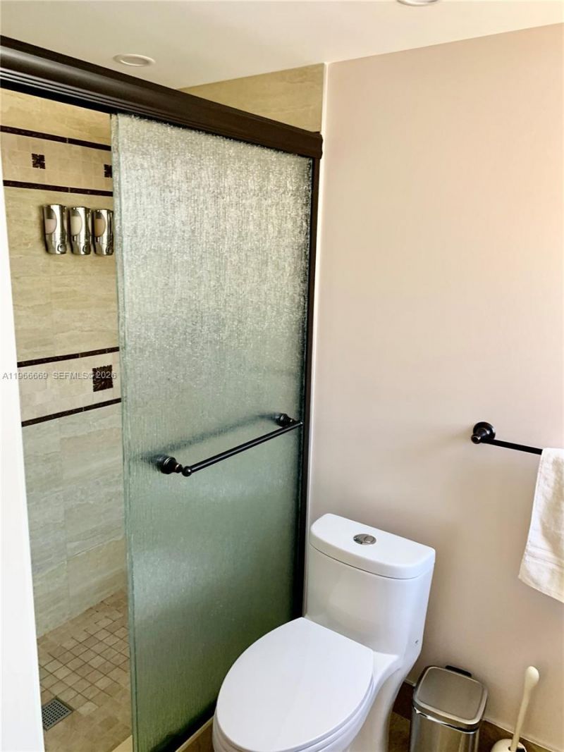 619 NE 14th Ave , Unit 301, Hallandale Beach, FL 33009 Photo