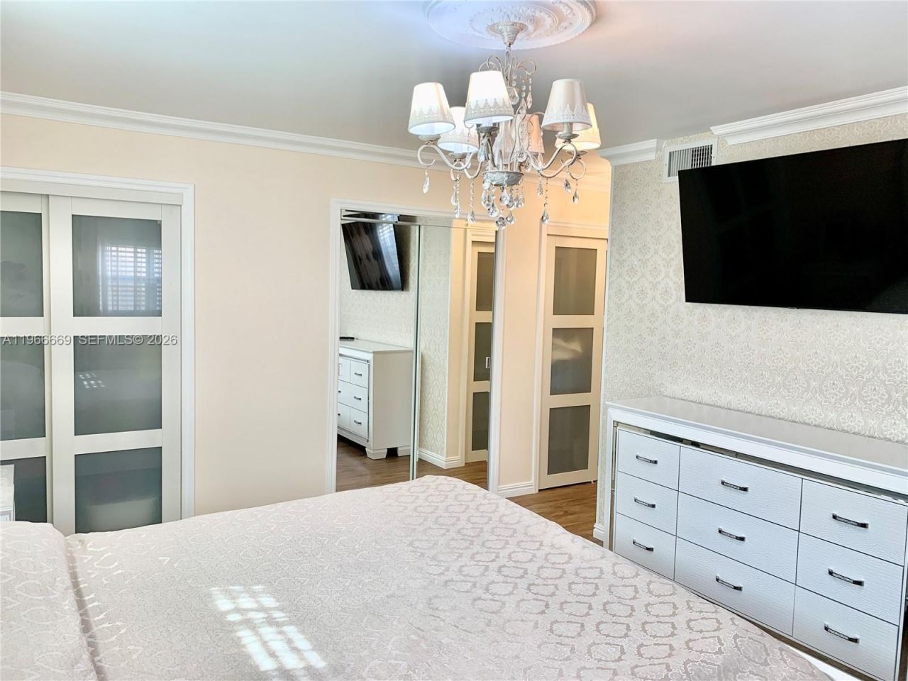 619 NE 14th Ave , Unit 301, Hallandale Beach, FL 33009 Photo